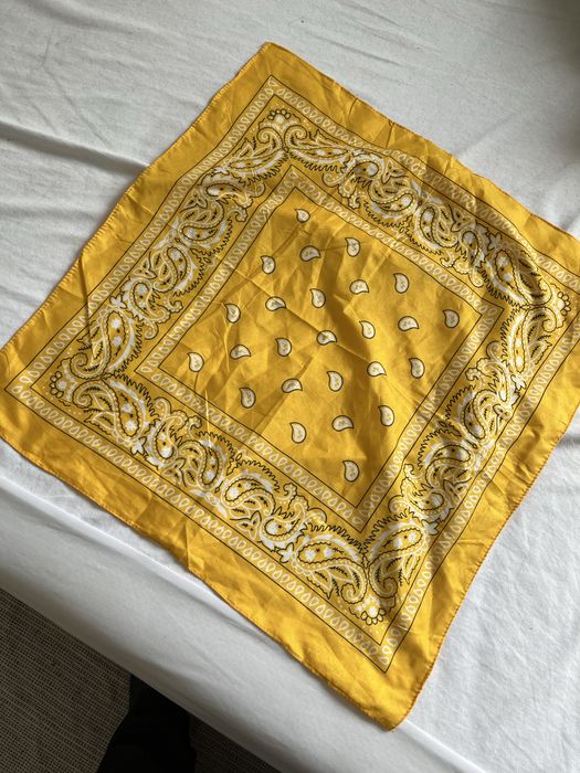 Żółta bandana chusta