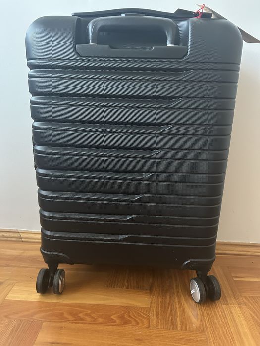 Walizka Cabin Czarna American Tourister Nowa