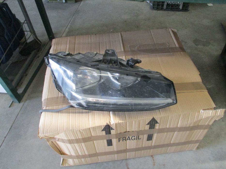 Ótica Direita Audi Q2