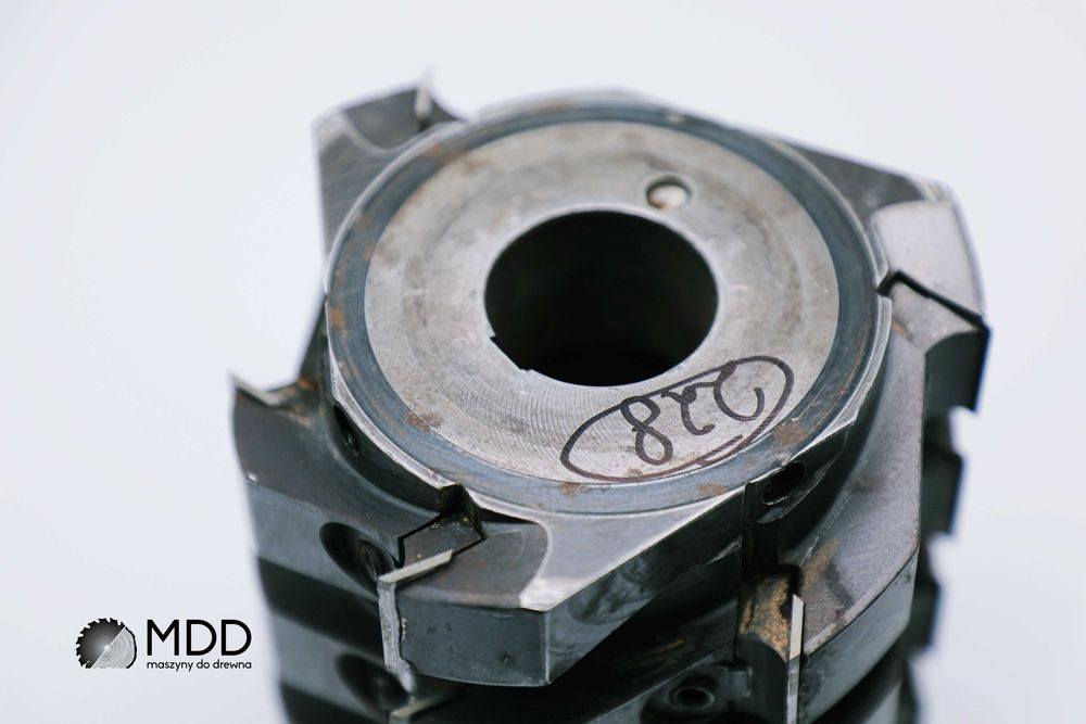 A228. Głowica stalowa 125x170x35 spiralna