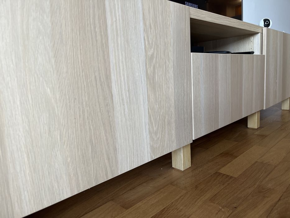 Móvel Tv BESTA com pés