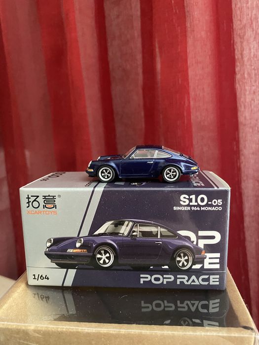 Hot wheels, tarmac, pop race