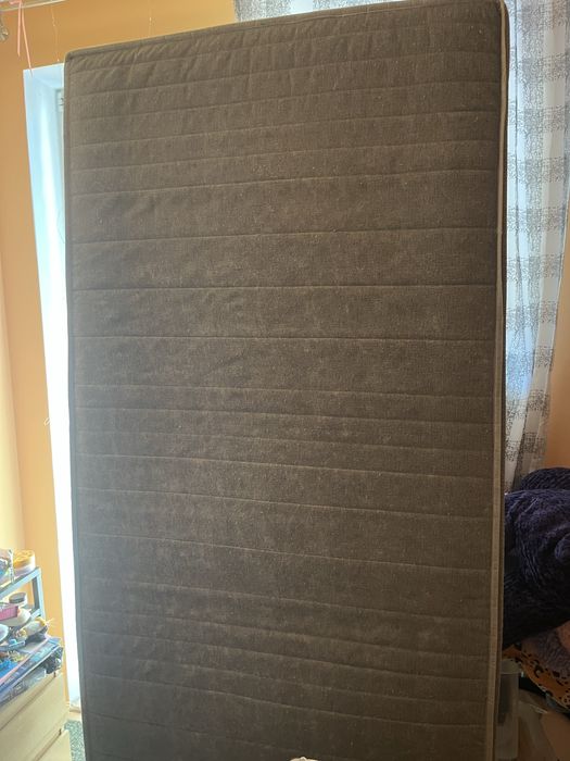 Sprzedam materac 200x90 szerokość 15cm.