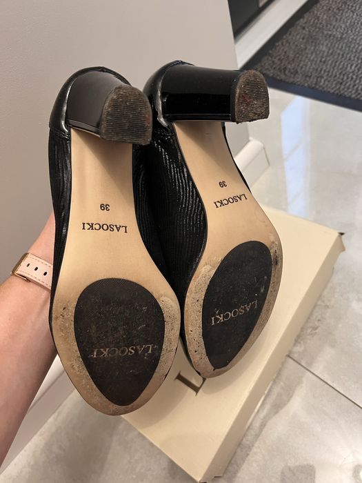 Czarne czolenka damskie Lasocki 39