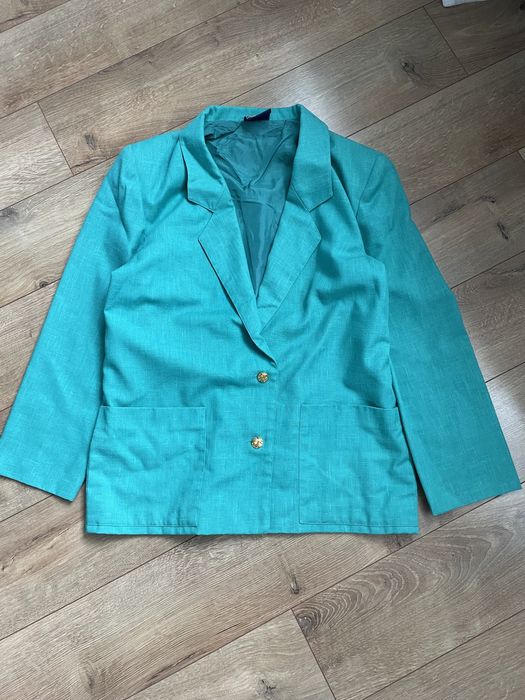 Яскравий жіночий піджак