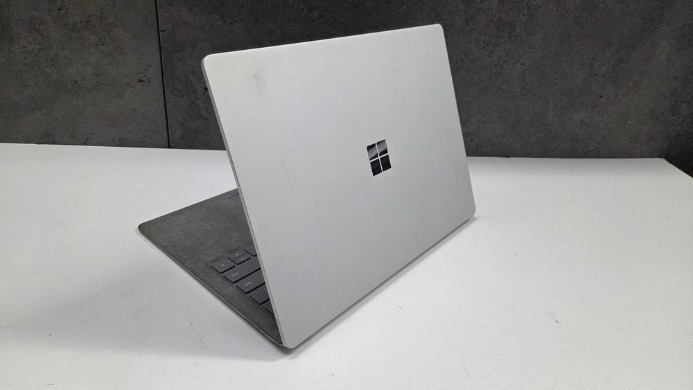 Microsoft Surface Laptop 2 i5 7300U 8GB 256SSD 1769 Dotyk 2256x1504