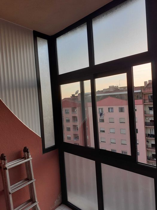 Instalação e Reparação de Estores | Caixilharia Alumínio e PVC