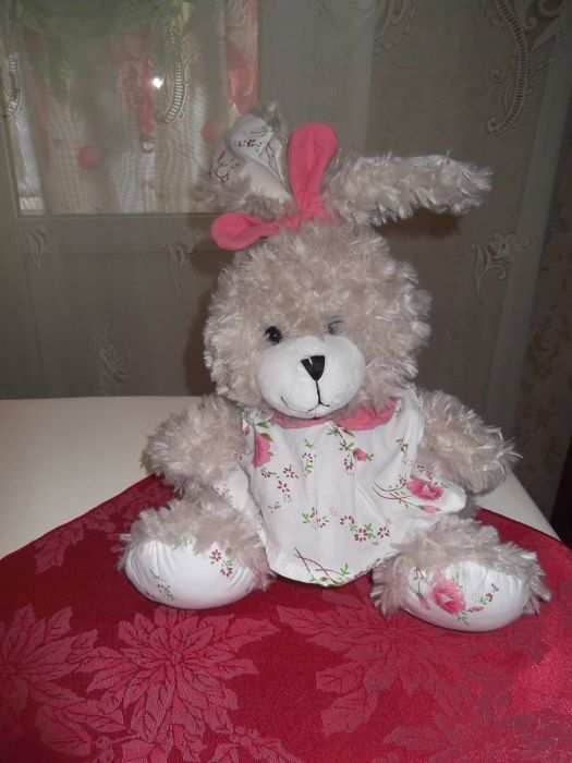 Зайка в платье с бантиком