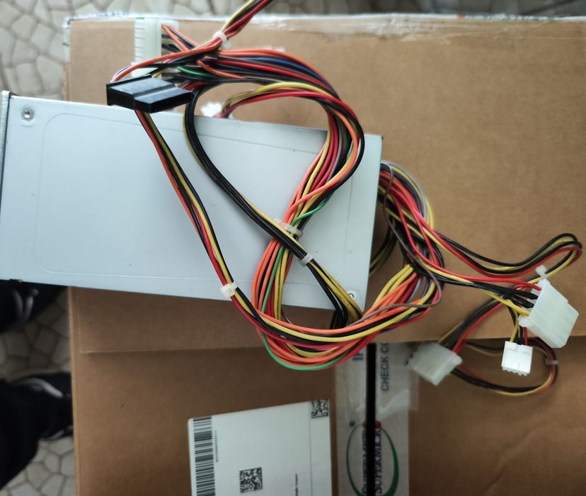 Fonte de alimentação FSP300-60GHT