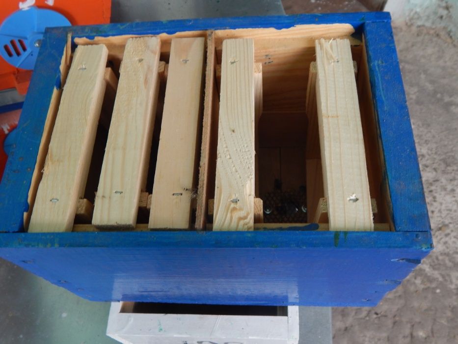 Нуклеус. Вулик. для виведення бджолиних маток.