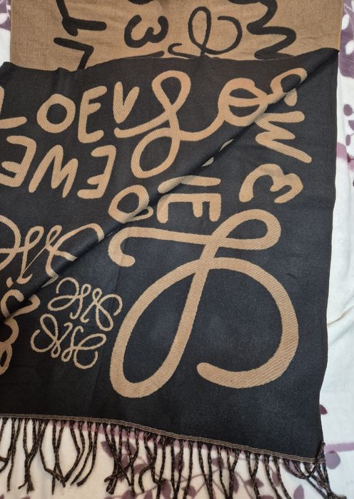 Шарф в стилі loewe