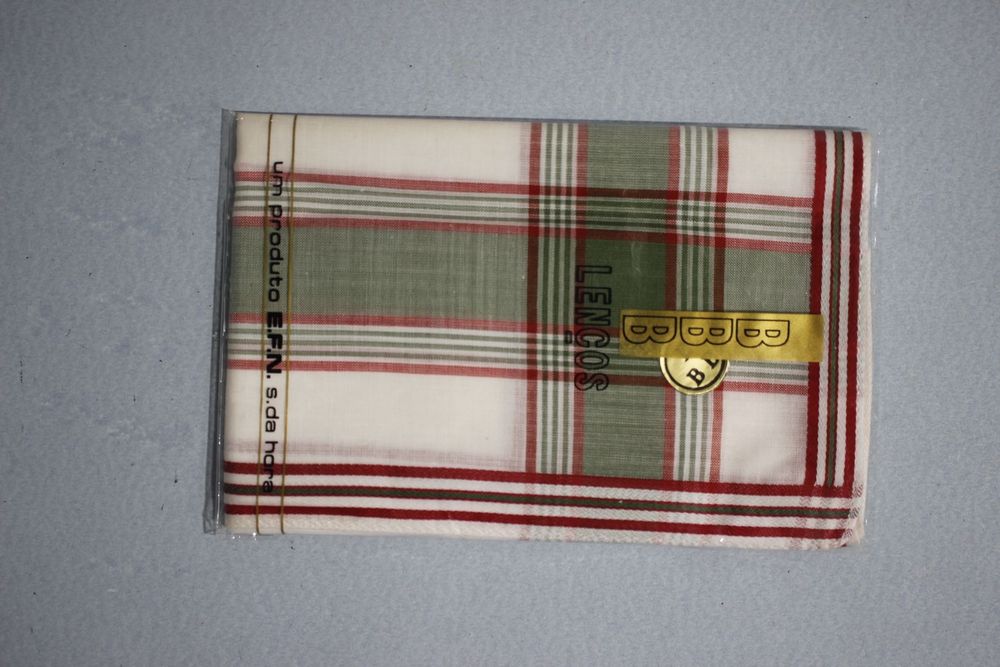 Lenços de bolso para homem - Novos nunca usados (stock antigo)