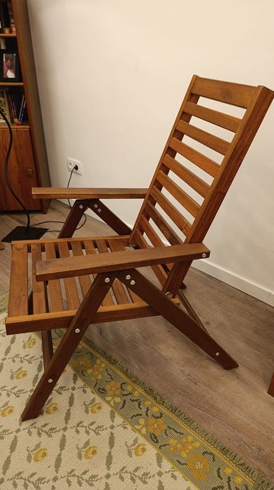 Duas Cadeiras madeira