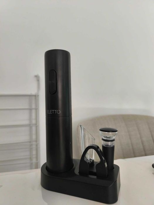 Kit Saca-Rolhas Elétrico Eletto (NOVO) com Suporte e Acessórios
