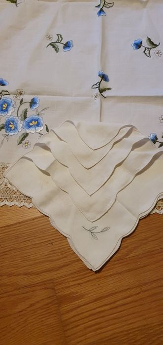 Toalha bordada a mão