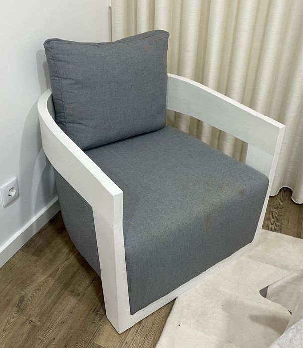 Cadeirão madeira maciça