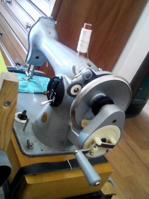 Ретро швейна машинка