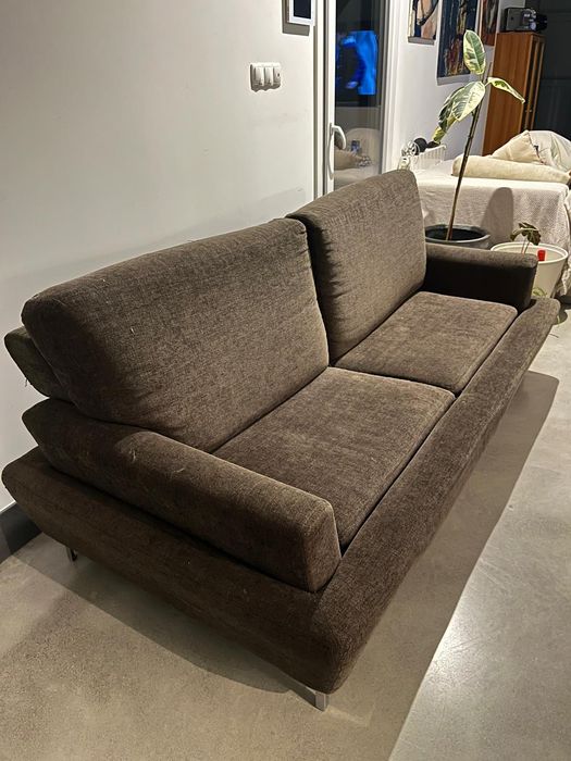 Sofá com design/Bom estado