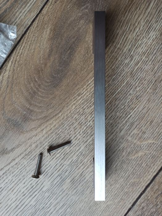Uchwyty meblowe szczotkowane srebrny rozstaw 16 cm
