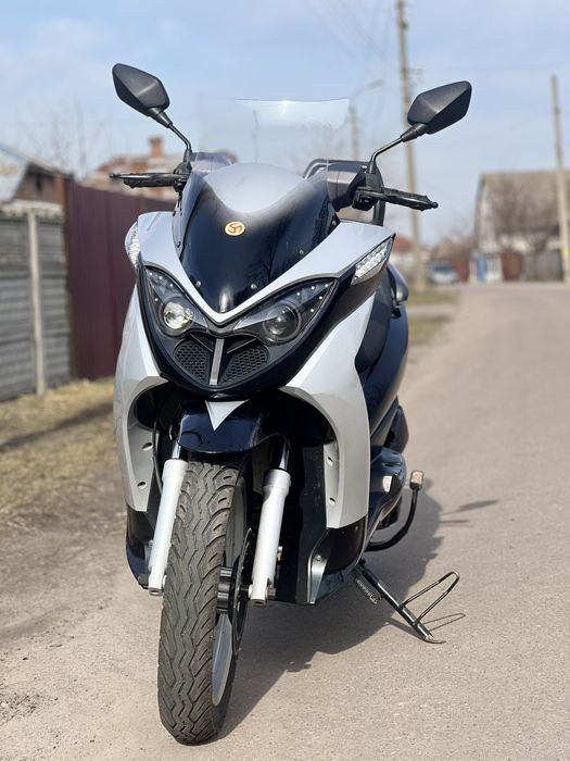 Продам скутер YIBEN YB150T-11