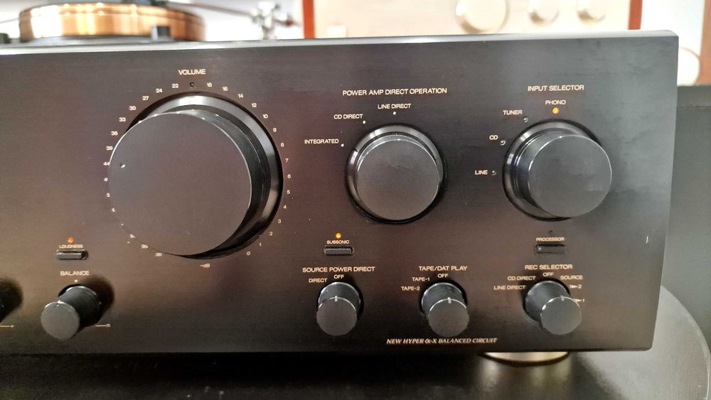 Wzmacniacz Sansui AU 607 MR czarny piękny