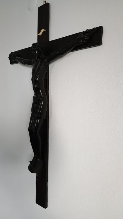 Crucifixo em pau-preto