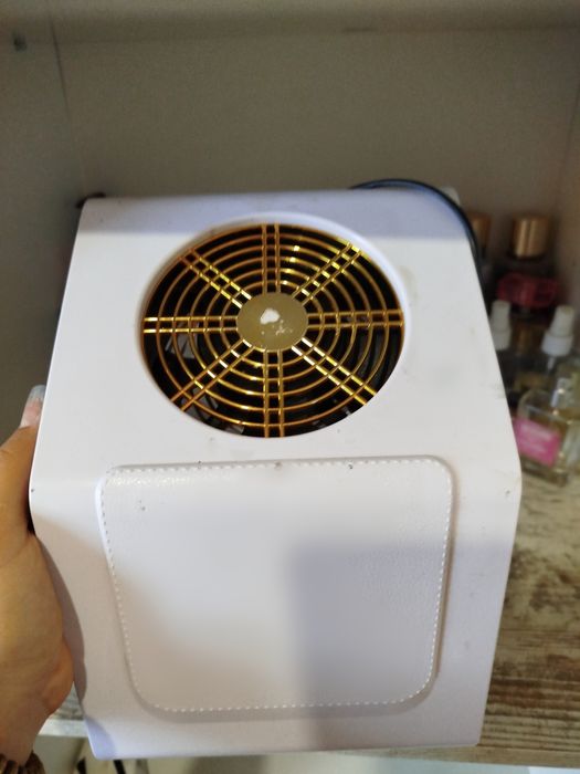 витяжка настільна для манікюру 220-230V