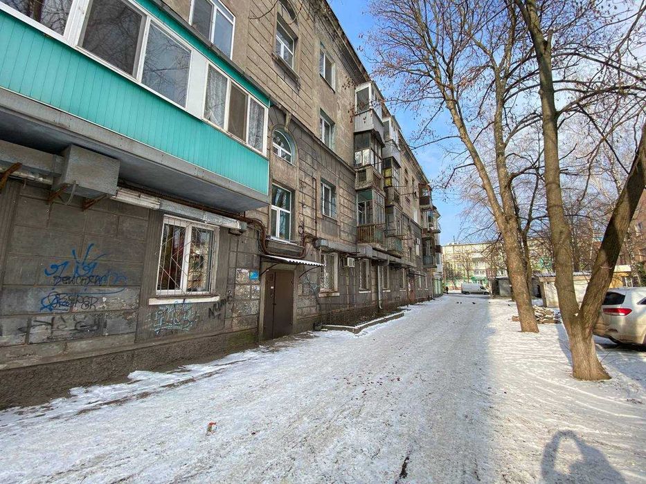 Продаётся двухкомнатная квартира по улице Соборности, ост. Театральная