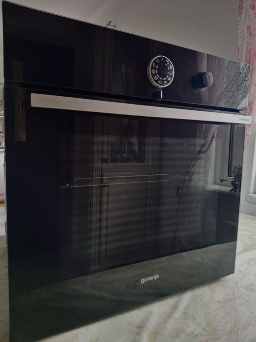 Духовка Gorenje в хорошому стані
