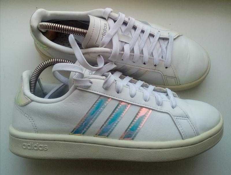 Кросівки adidas (оригінал)