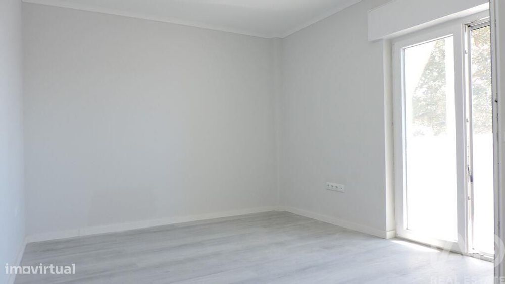Apartamento T2 em São Sebastião
