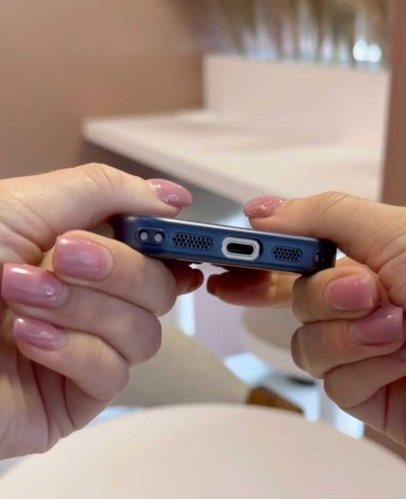 Чохол iPhone імітація корпуса 17 серії - ПАЛІТРА серед фото, САМОВИВІЗ