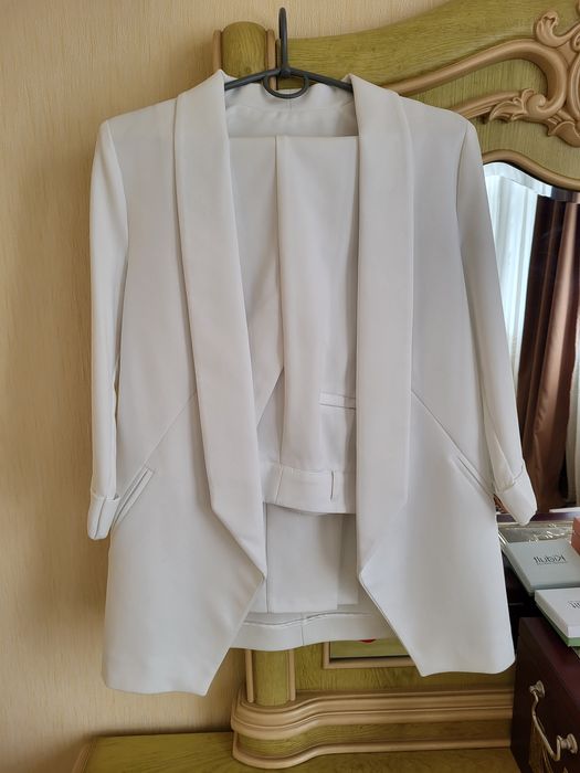 Літній брючний костюм.S-M