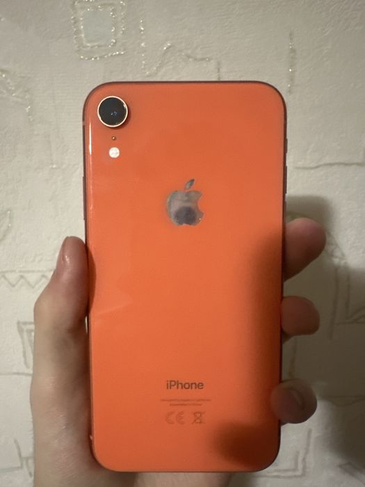Iphone xr 64 (коралового цвета, батарея 79%)