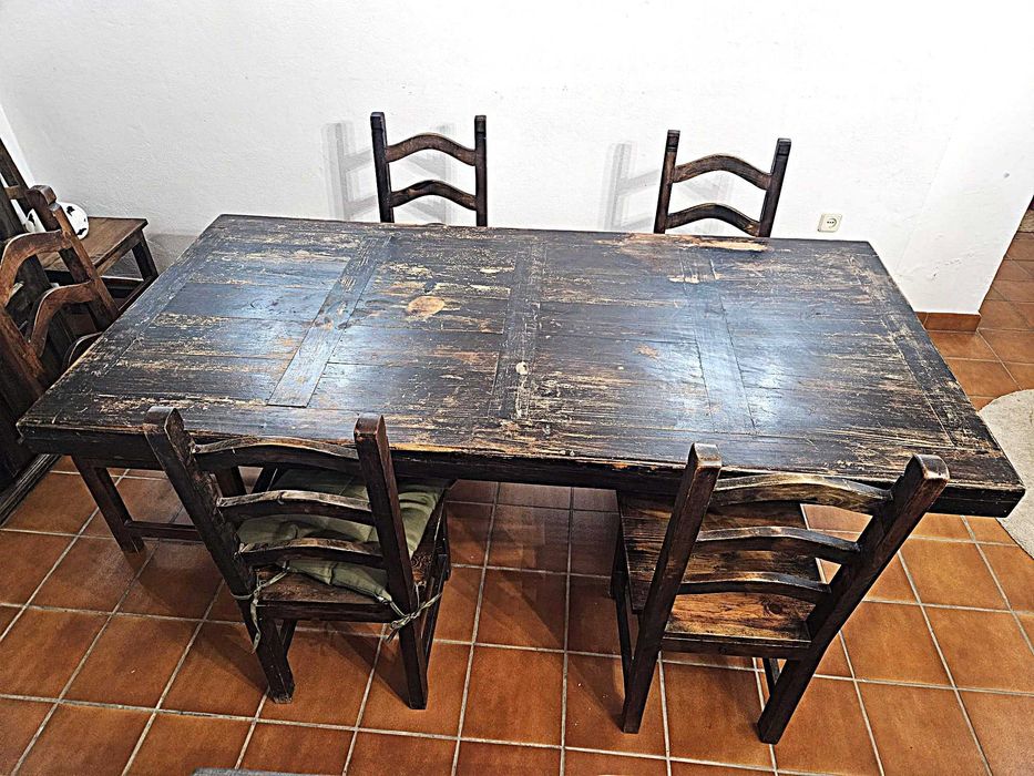 Mesa de jantar em madeira maciça + 8 cadeiras — 2 metros