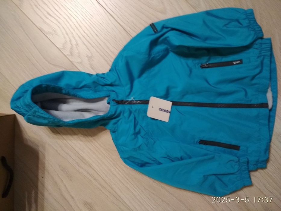 Курточка-вітровка