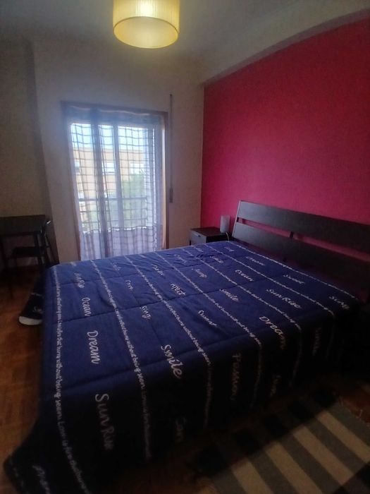 Quarto em apartamento t2 Vila do Conde