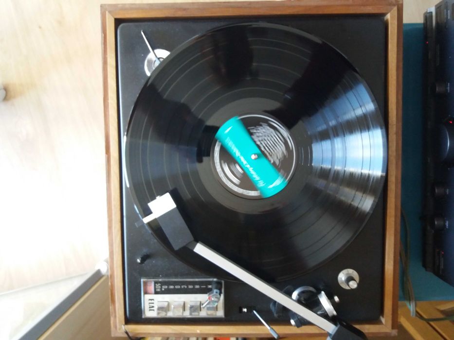 Gira Discos ELAC Miracord 50H
