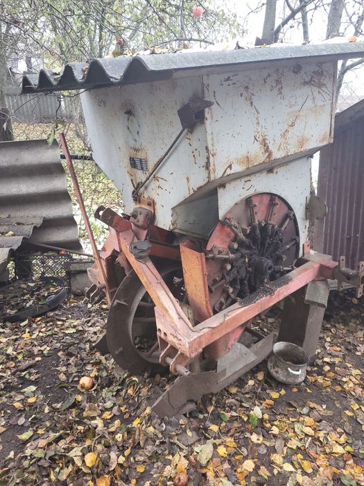 Картопляна сажалка