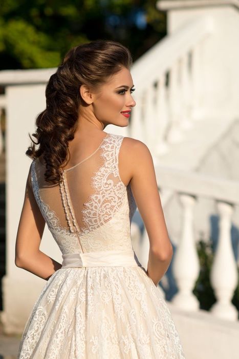 Продам весільну сукню