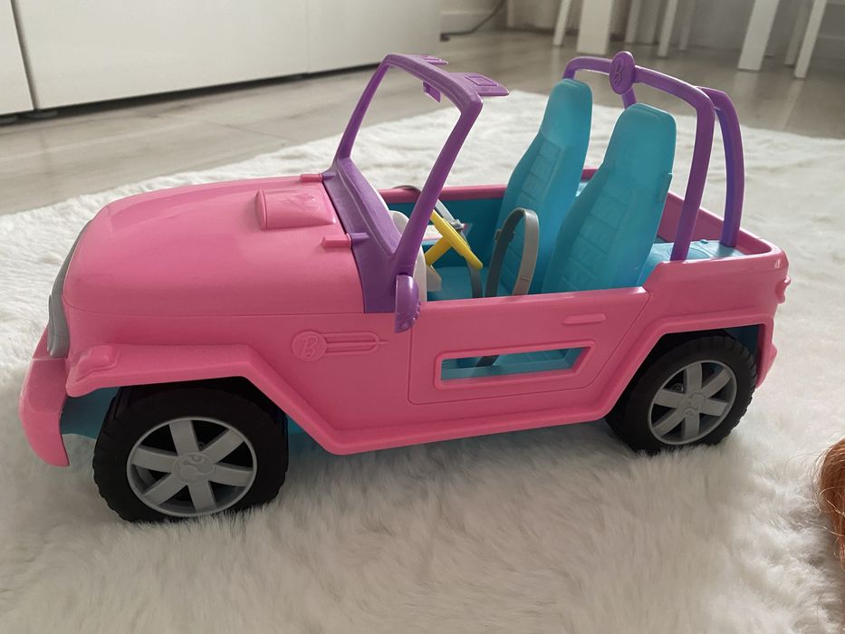Jeep I 2 lalki Barbie Mattel