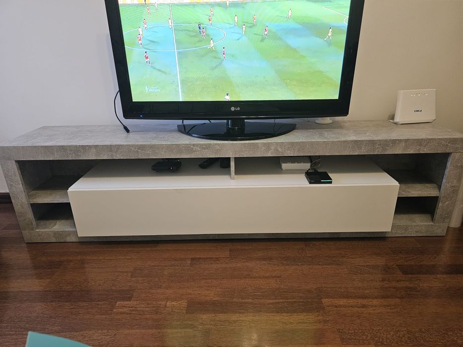 Movel aparador tv