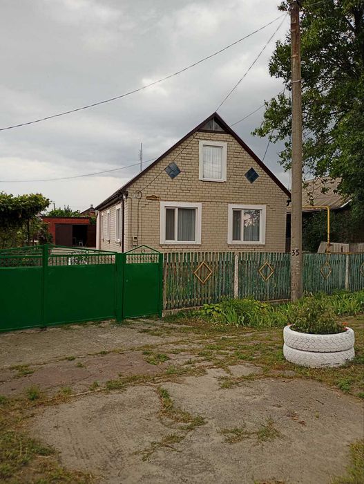 Житловий будинок селище Приютівка
