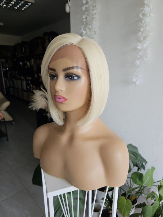 Stella peruka jasny blond lacefront bob naturalny efekt