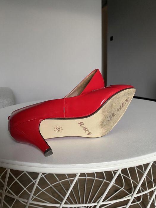 Czerwone lakierowane szpilki roz.38