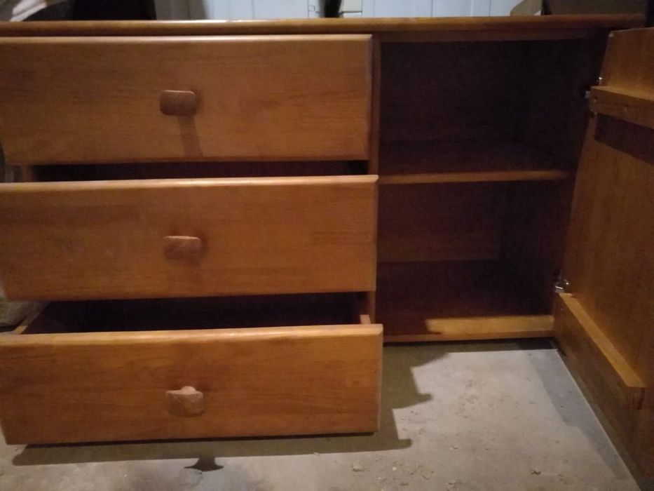 Cómoda ou apoio de sala em madeira