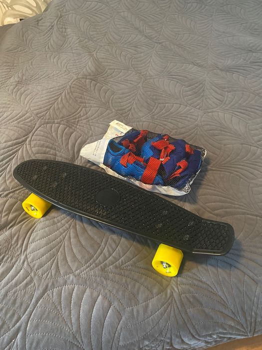 Deskorolka Fiszka dla dzieci + ochraniacze Decathlon