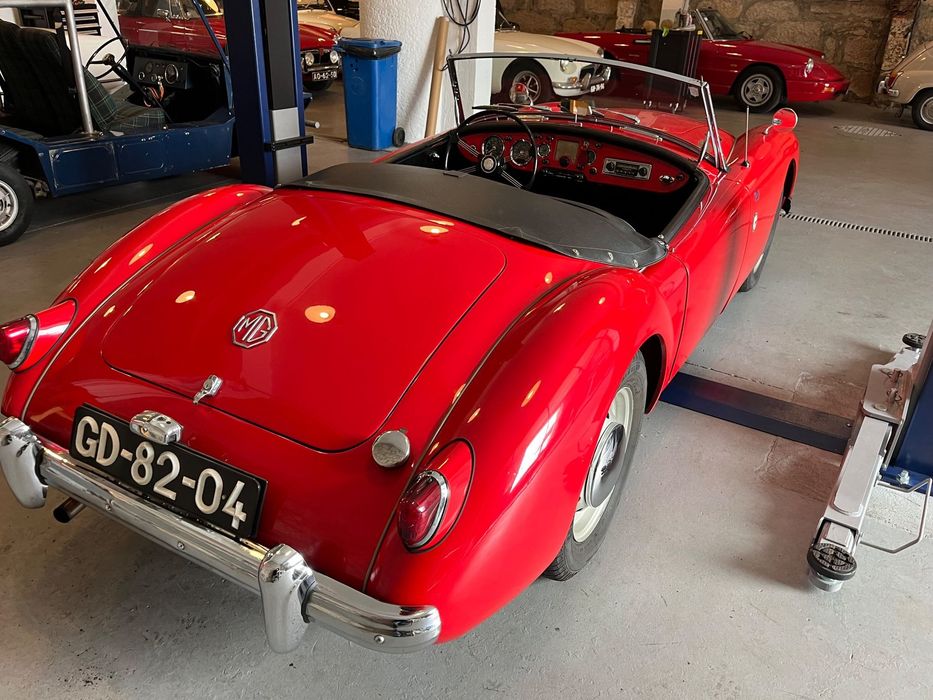 MG MGA