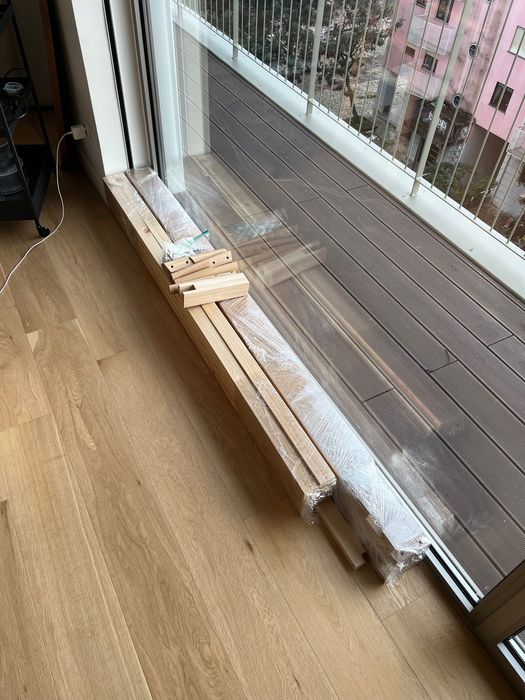 Cama 180x200 com estrado de ripas