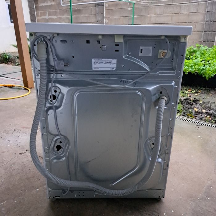 Продам стиральную машину с сушкой  Bosch Serie 6